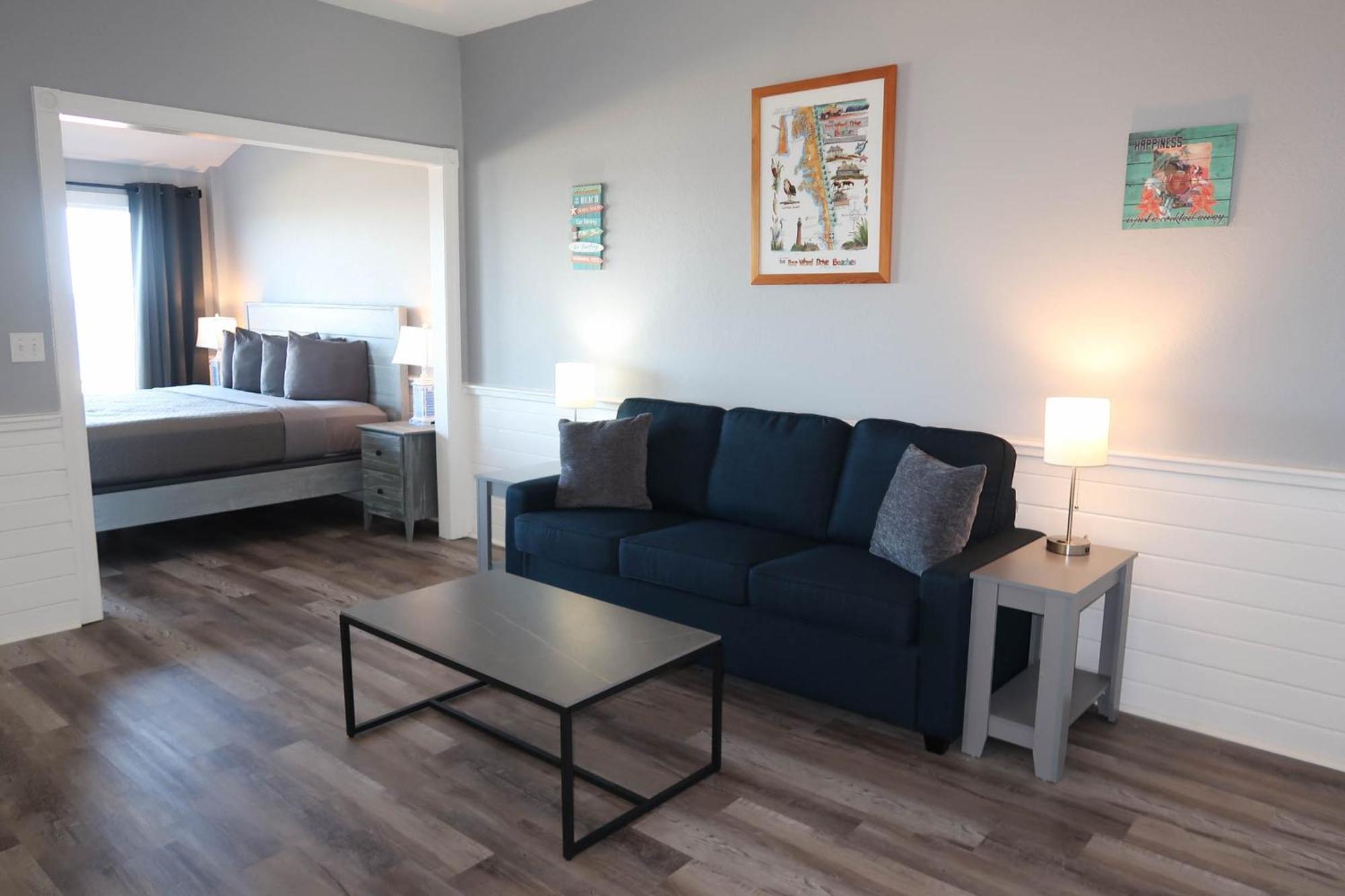The At Hotel 3*