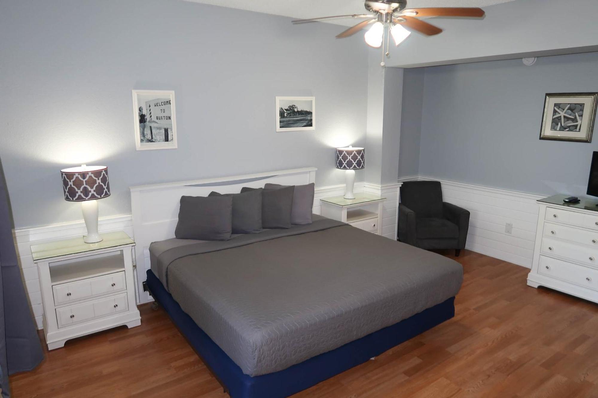 Hotel The At 3*